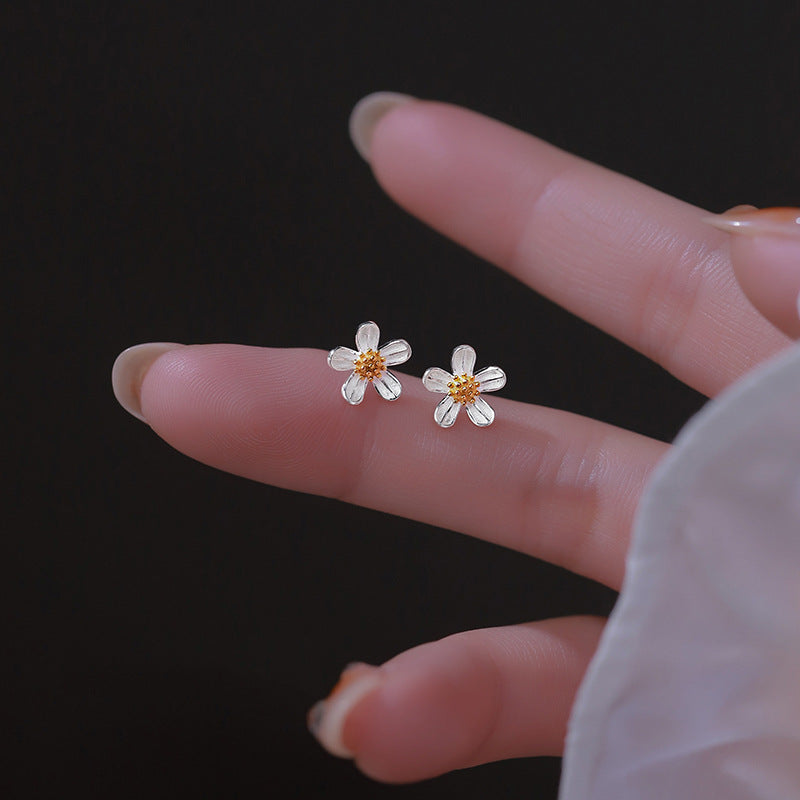 Chic Daisy Flower Earrings
